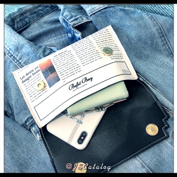 🌞Reduced! NWT! “Newspaper” Print Crossbody Bag - Picture 6 of 8